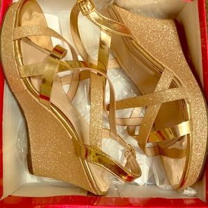 Super cute Rose Gold Glitter Wedges